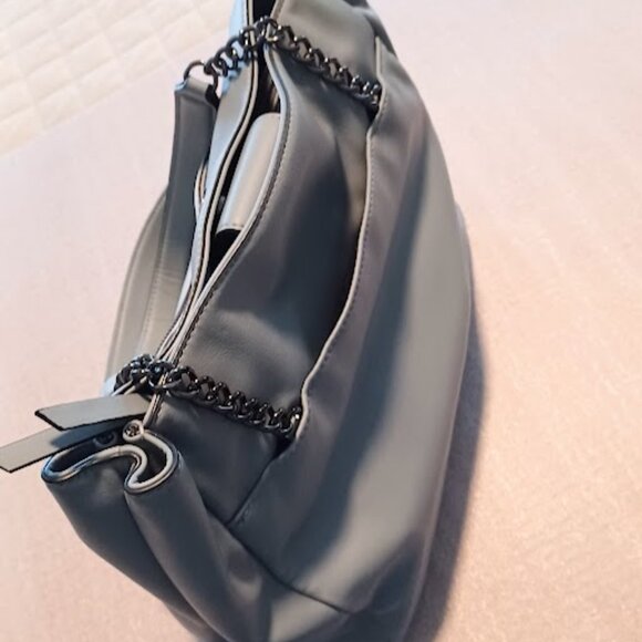 Simply Vera by Vera Wang dark/light gray large shoulder handbag w/9 compartments - Picture 3 of 11